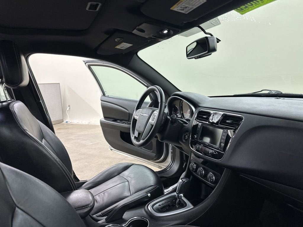 2011 Chrysler 200 Limited