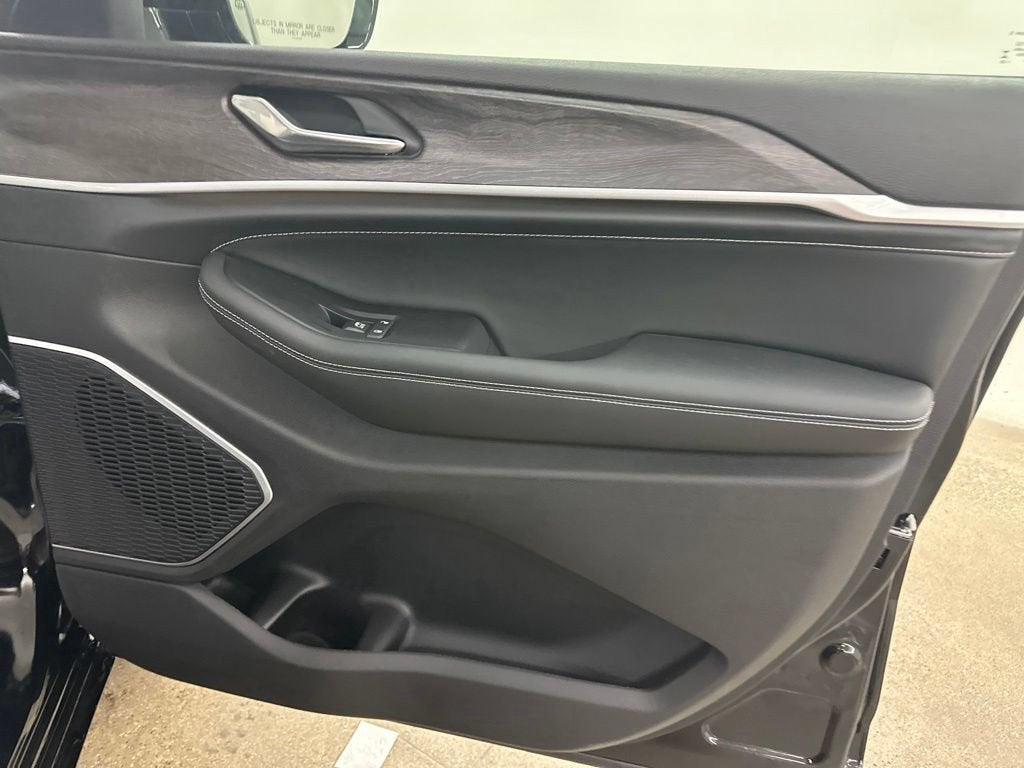 2026 Jeep Cherokee Base