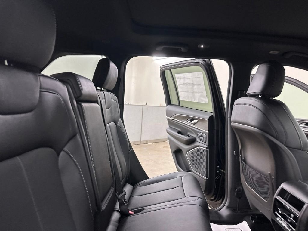 2026 Jeep Cherokee Base