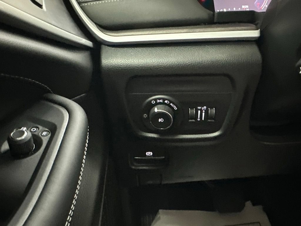 2026 Jeep Cherokee Base