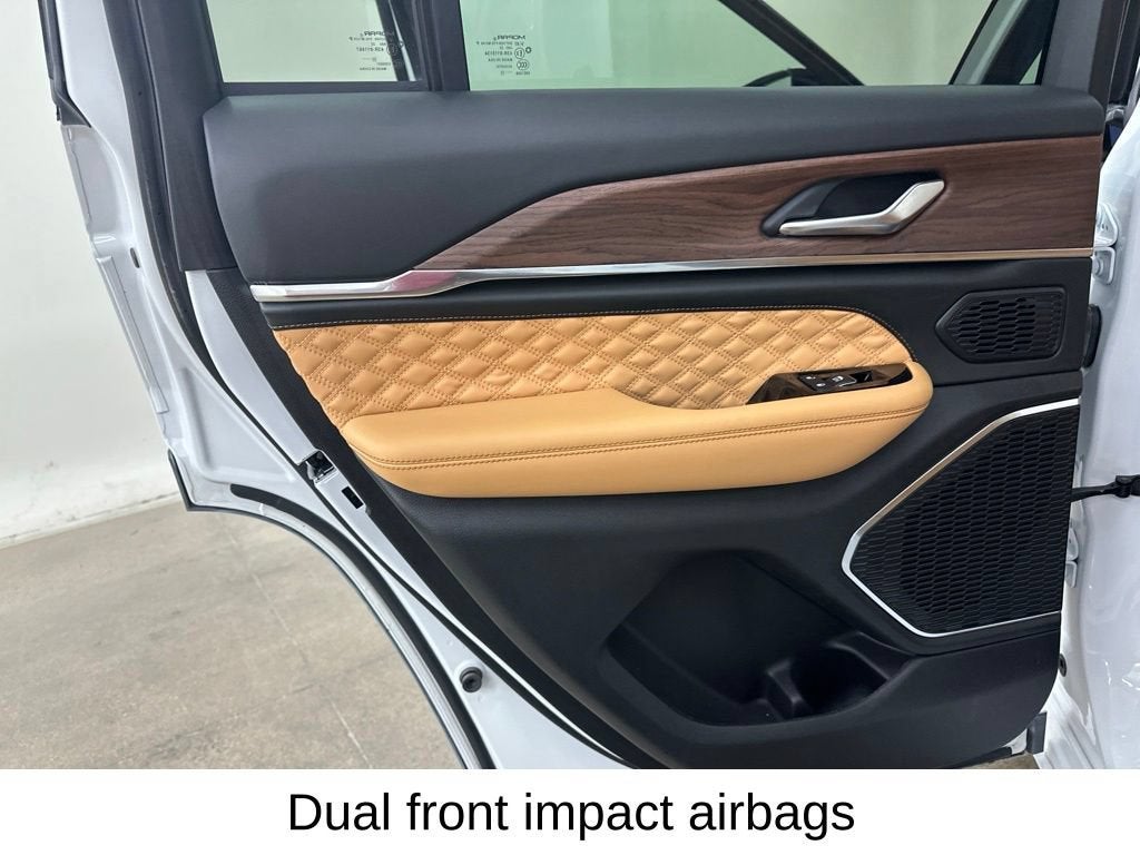 2023 Jeep Grand Cherokee Summit