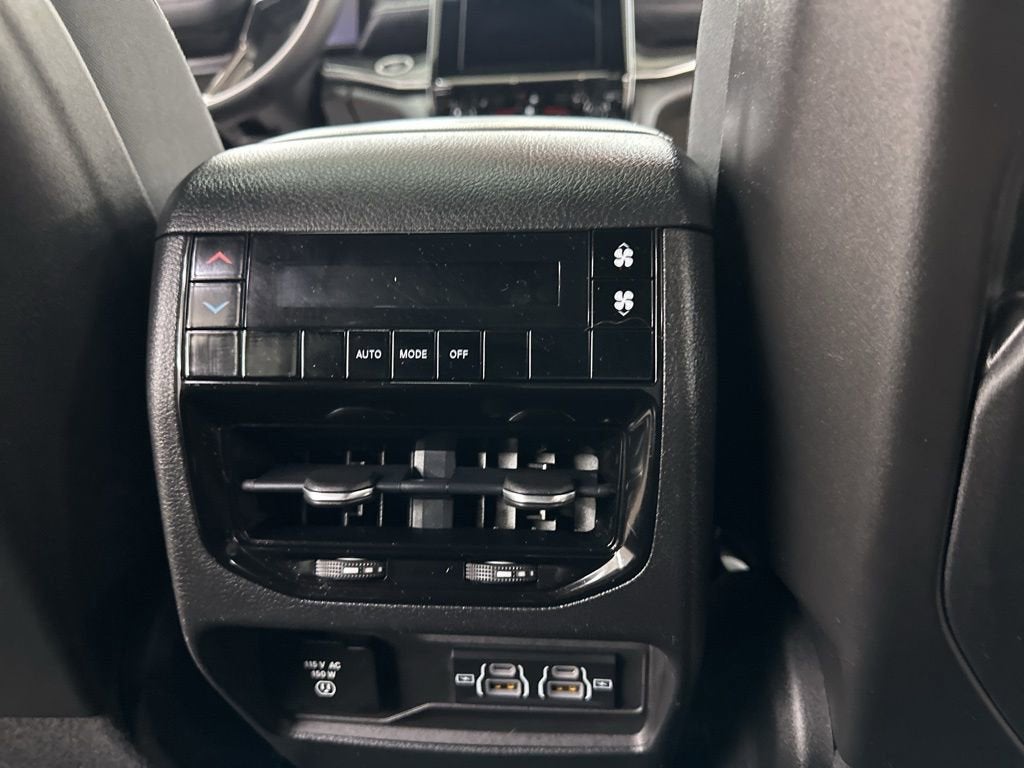 2022 Jeep Grand Cherokee L Altitude