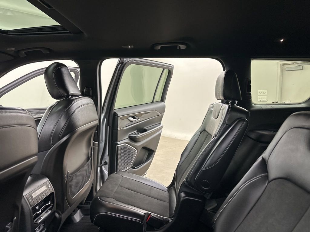 2022 Jeep Grand Cherokee L Altitude