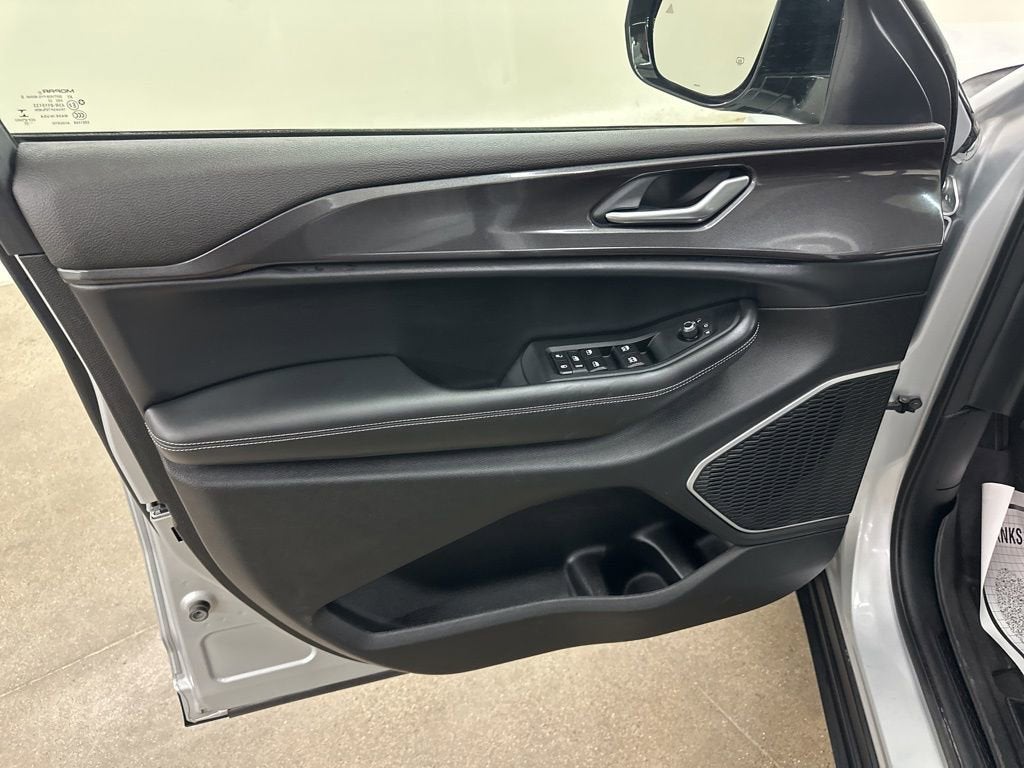 2022 Jeep Grand Cherokee L Altitude