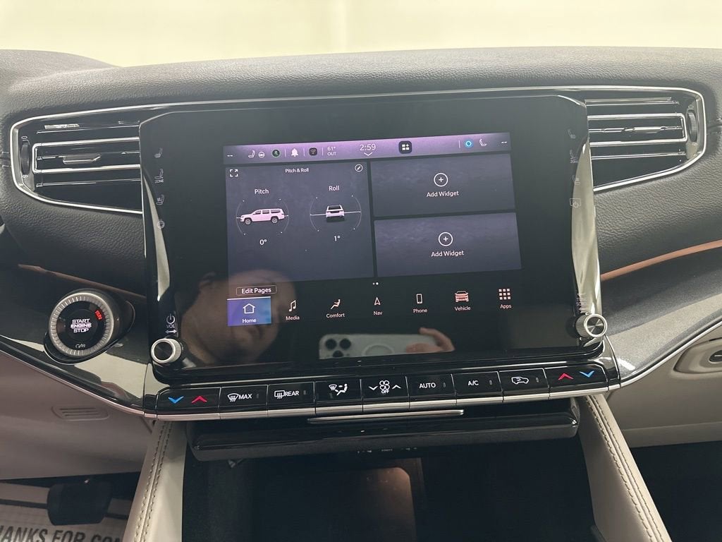 2024 Jeep Wagoneer L Base