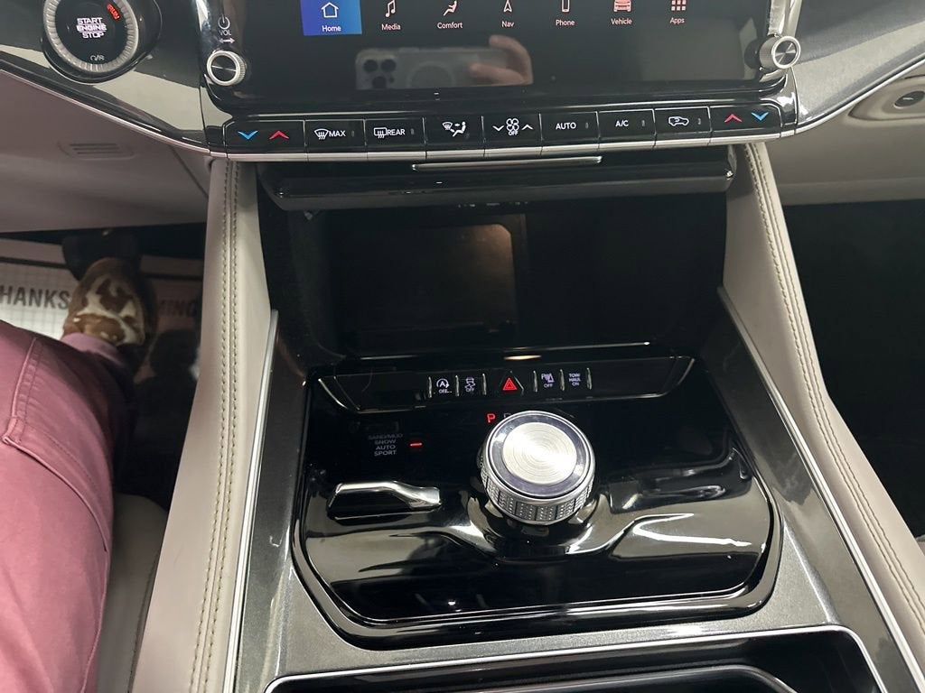 2024 Jeep Wagoneer L Base