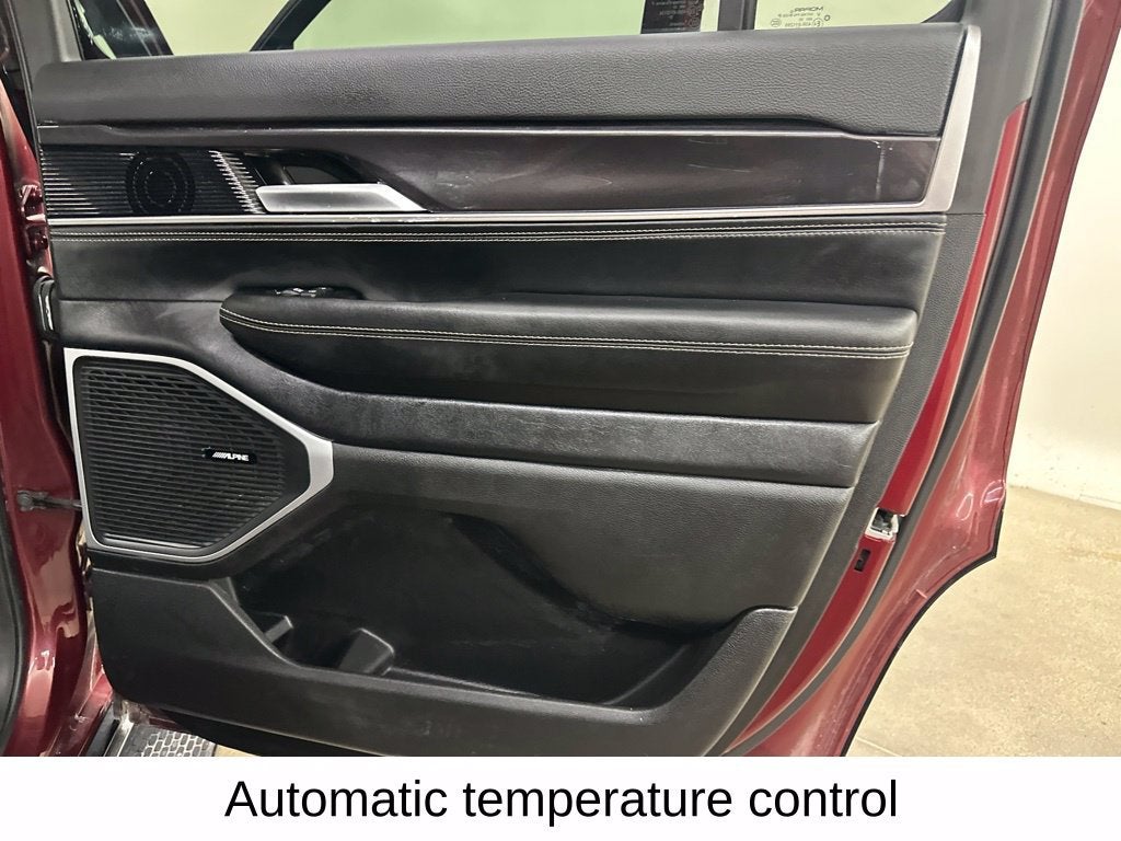 2024 Jeep Wagoneer BASE