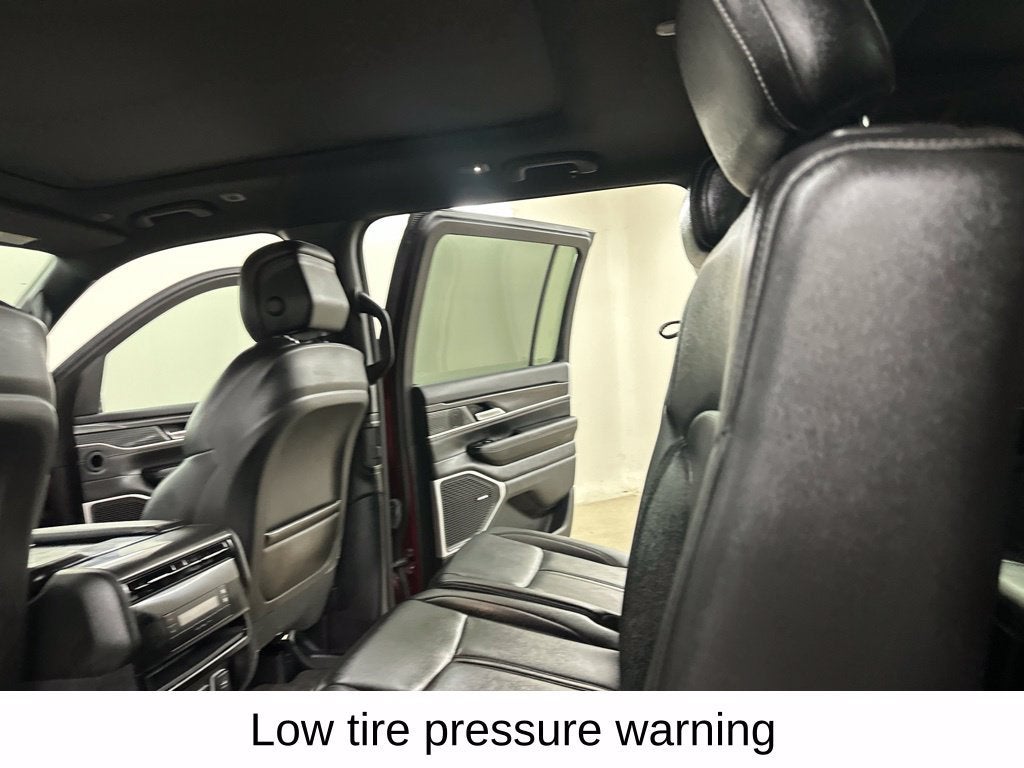 2024 Jeep Wagoneer BASE