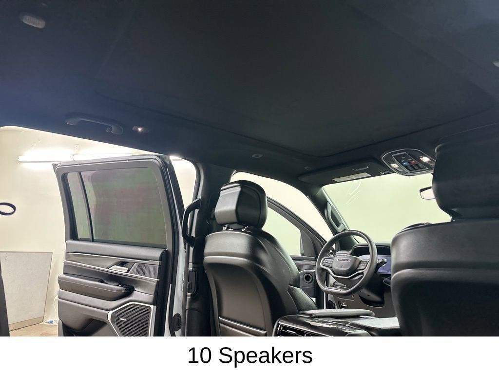 2023 Jeep Wagoneer BASE