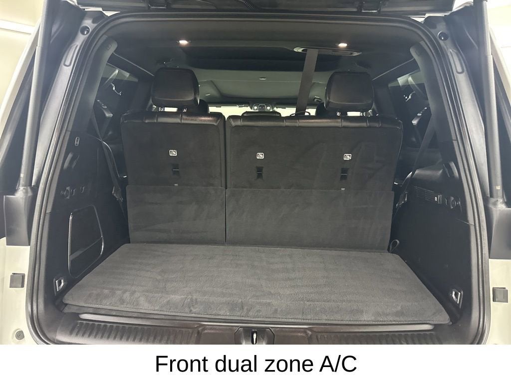 2023 Jeep Wagoneer BASE