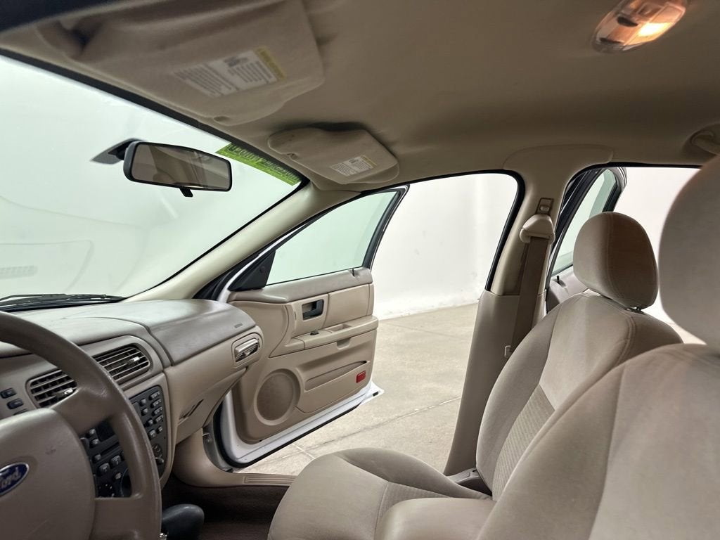 2004 Ford Taurus SES