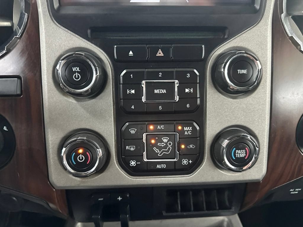 2015 Ford Super Duty F-250 SRW Lariat