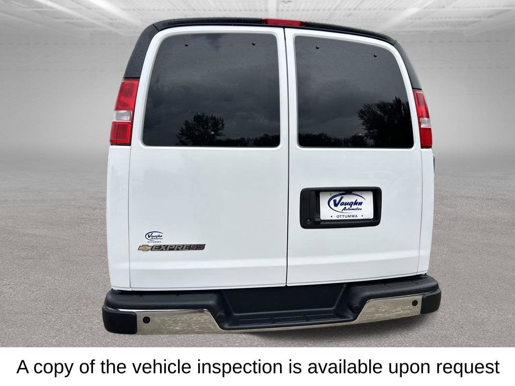 2025 Chevrolet Express Passenger 1LT