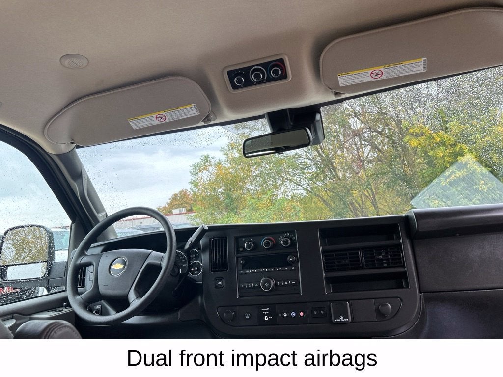 2025 Chevrolet Express Passenger 1LT