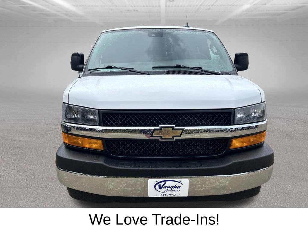 2025 Chevrolet Express Passenger 1LT