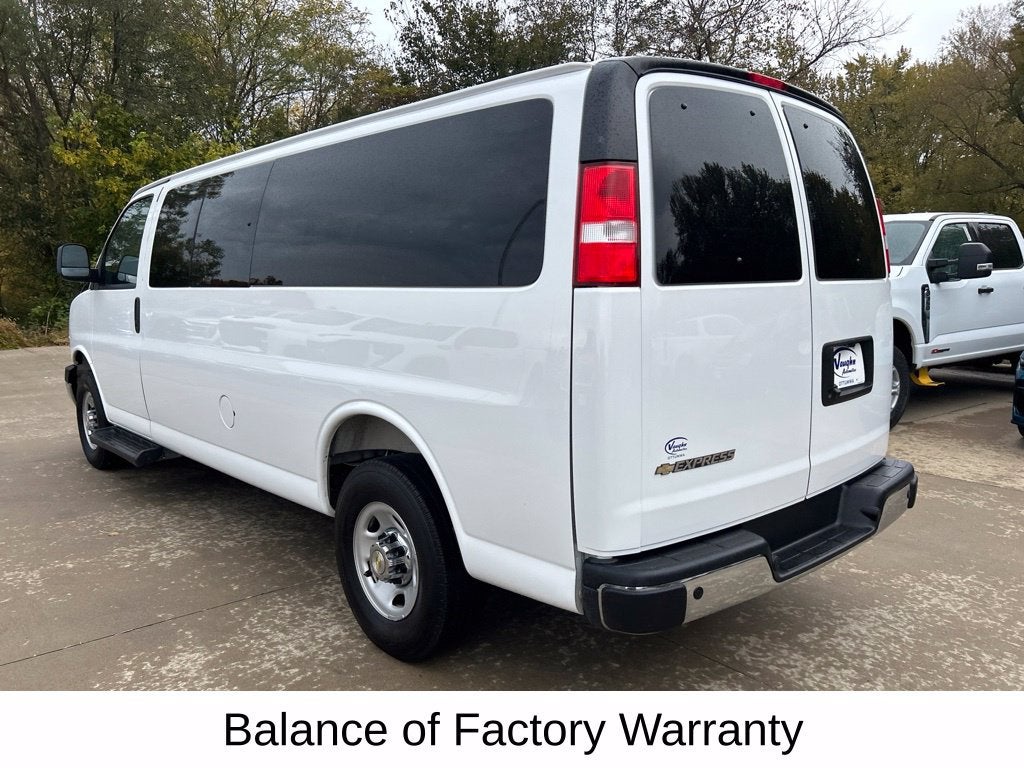 2025 Chevrolet Express Passenger 1LT