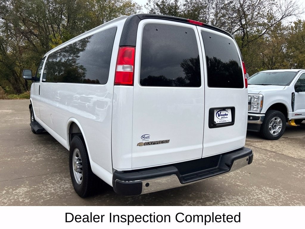 2025 Chevrolet Express Passenger 1LT