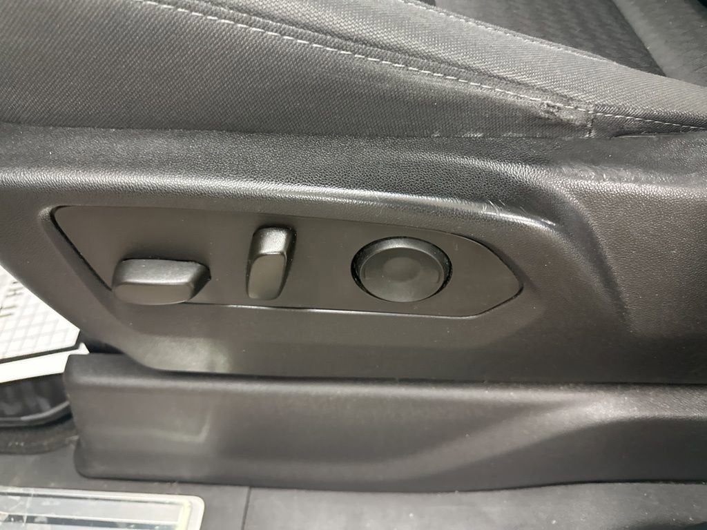 2022 Chevrolet Silverado 1500 LT (2FL)