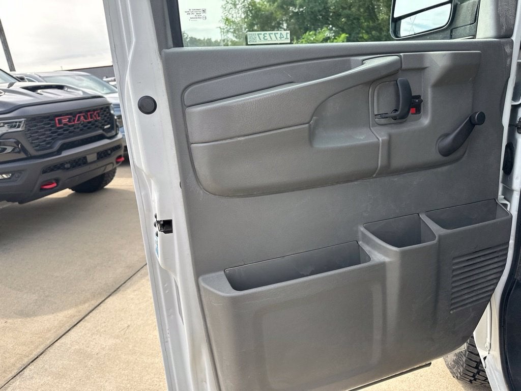 2011 Chevrolet Express Cargo 3500 CARGO