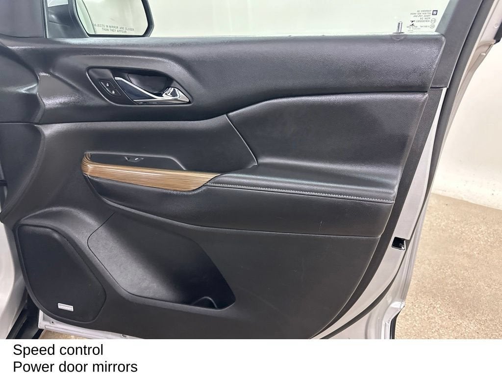 2017 GMC Acadia SLE