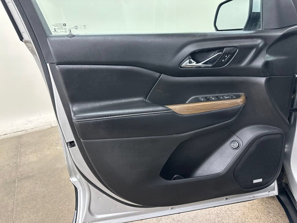 2017 GMC Acadia SLE