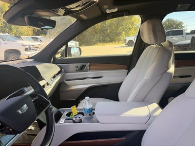 2026 Cadillac VISTIQ Luxury