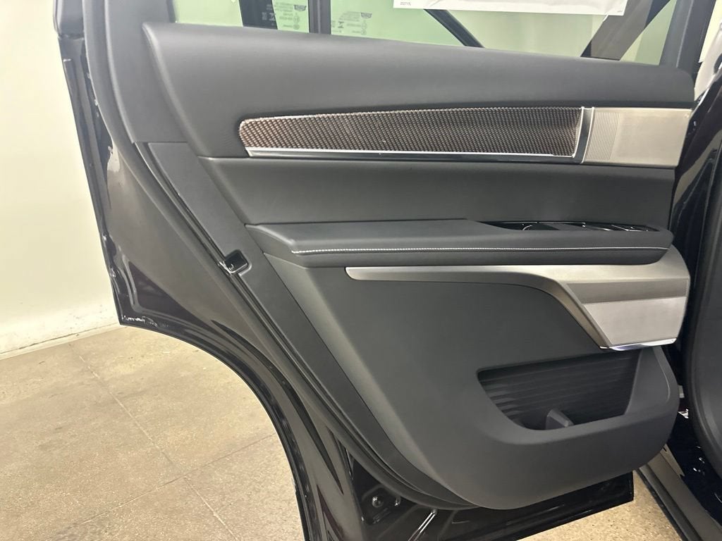 2027 Cadillac VISTIQ Luxury