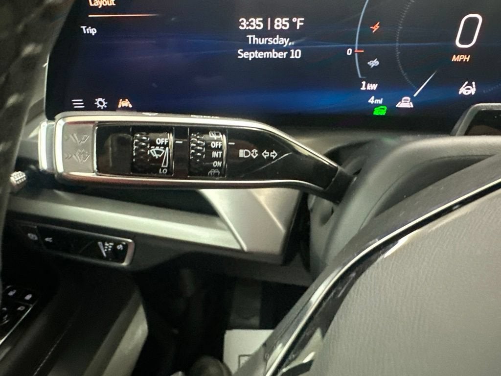 2027 Cadillac VISTIQ Luxury