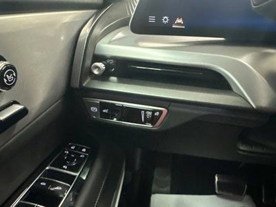 2027 Cadillac VISTIQ Luxury