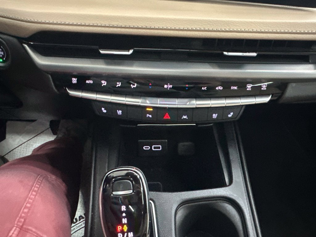 2024 Cadillac XT4 Premium Luxury