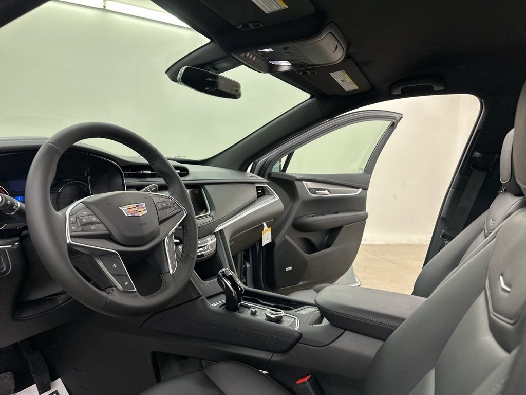 2025 Cadillac XT5 Luxury