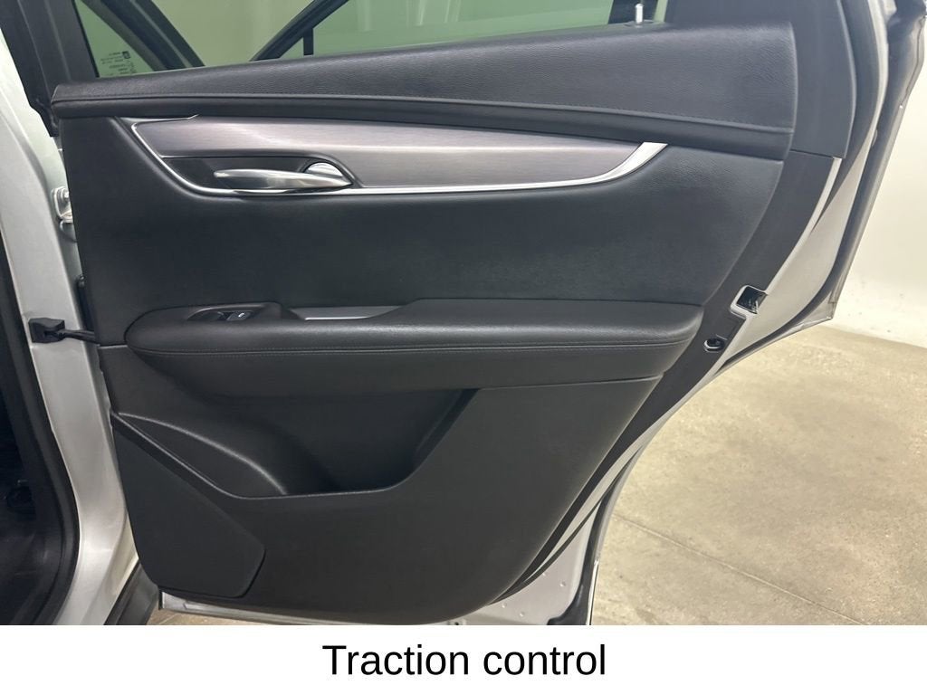 2017 Cadillac XT5 Luxury FWD