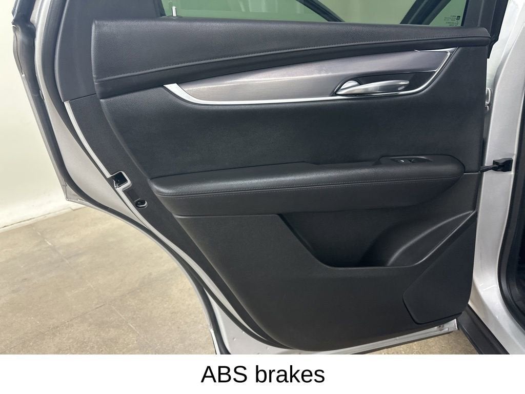 2017 Cadillac XT5 Luxury FWD