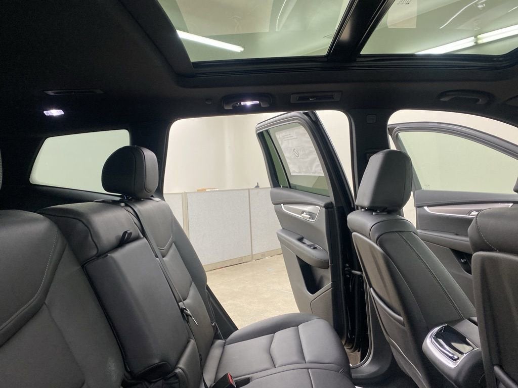 2025 Cadillac XT6 Luxury