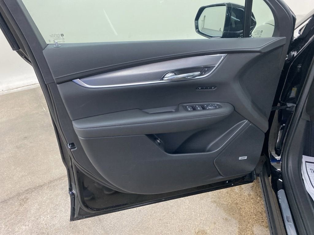 2025 Cadillac XT6 Luxury