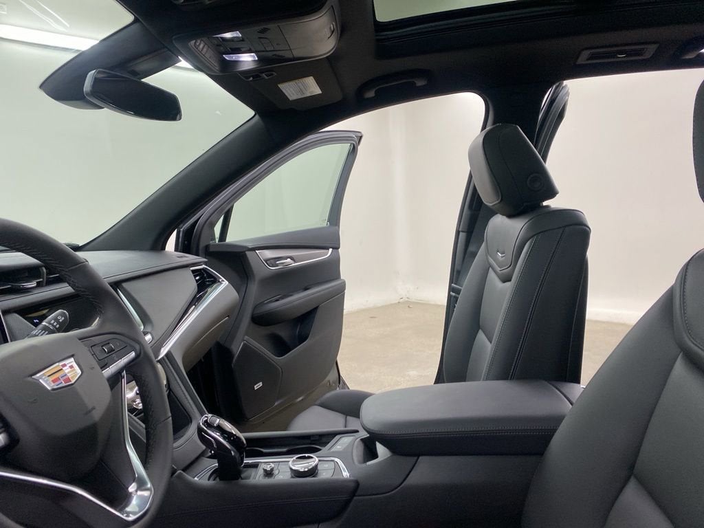 2025 Cadillac XT6 Luxury