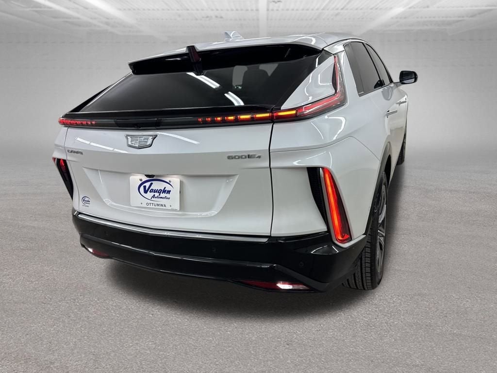 2025 Cadillac LYRIQ Luxury 2