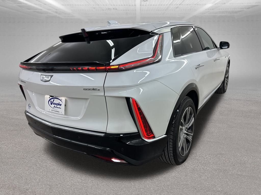 2025 Cadillac LYRIQ Luxury 2