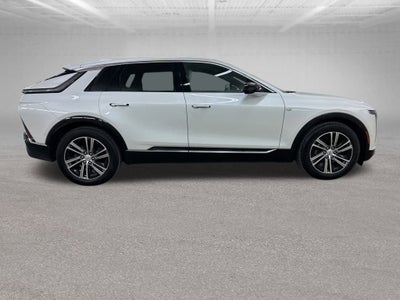 2025 Cadillac LYRIQ Luxury 2