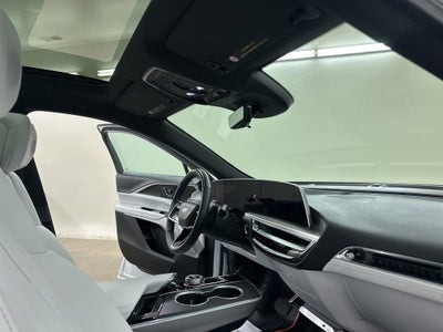 2025 Cadillac LYRIQ Luxury 2