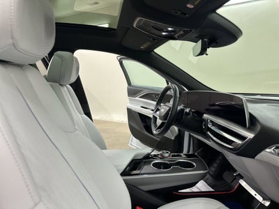 2025 Cadillac LYRIQ Luxury 2