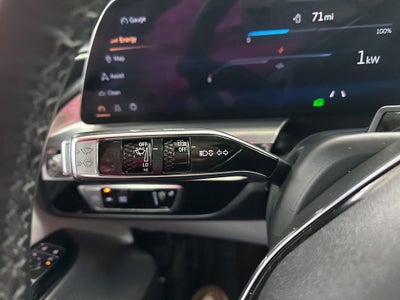 2025 Cadillac LYRIQ Luxury 2