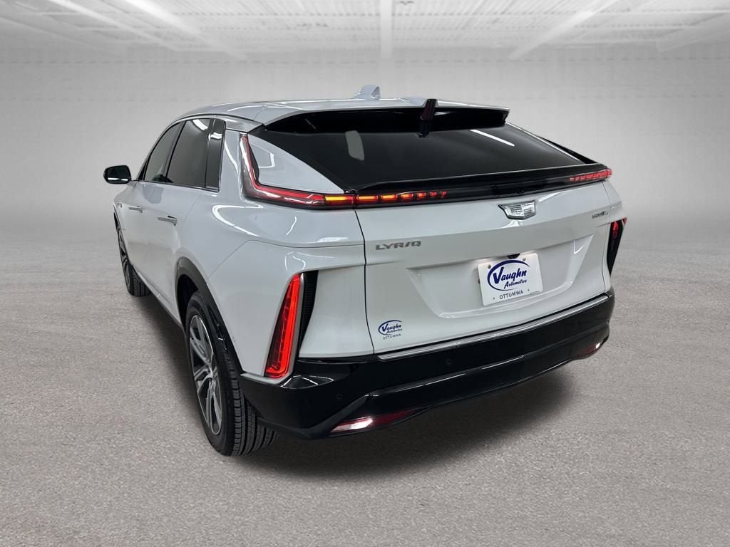 2025 Cadillac LYRIQ Luxury 2