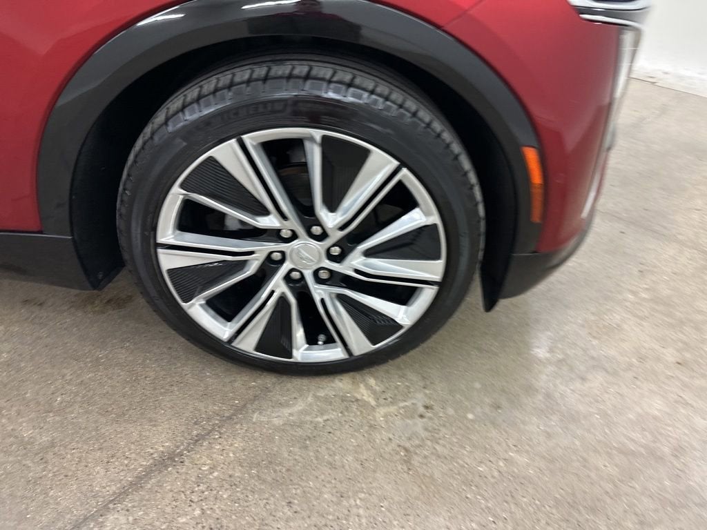 2024 Cadillac LYRIQ Luxury 3
