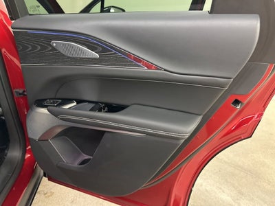 2024 Cadillac LYRIQ Luxury 3