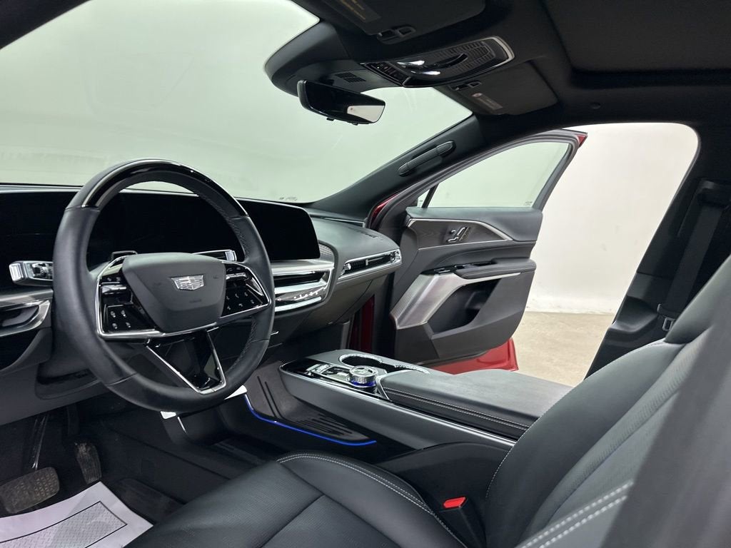 2024 Cadillac LYRIQ Luxury 3