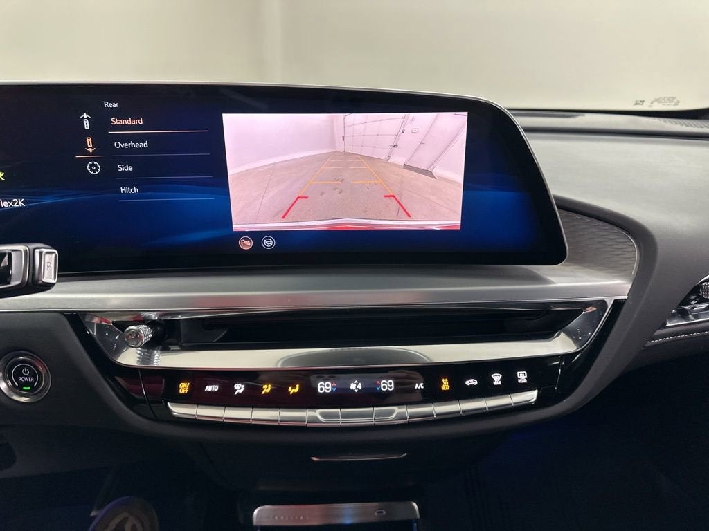 2024 Cadillac LYRIQ Luxury 3