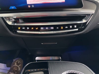 2024 Cadillac LYRIQ Luxury 3
