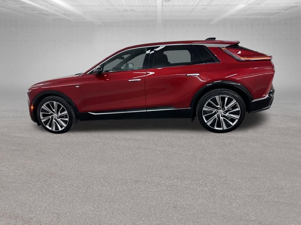 2024 Cadillac LYRIQ Luxury 3
