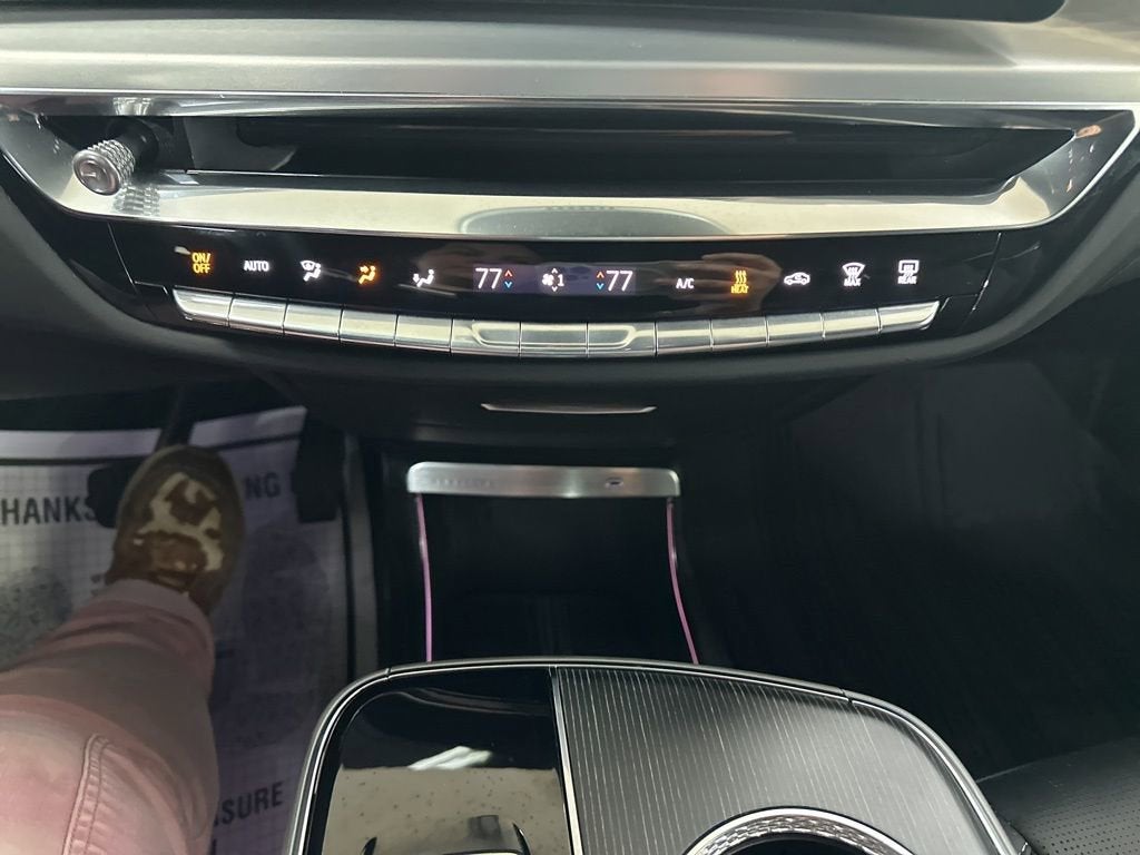 2025 Cadillac LYRIQ Luxury 3